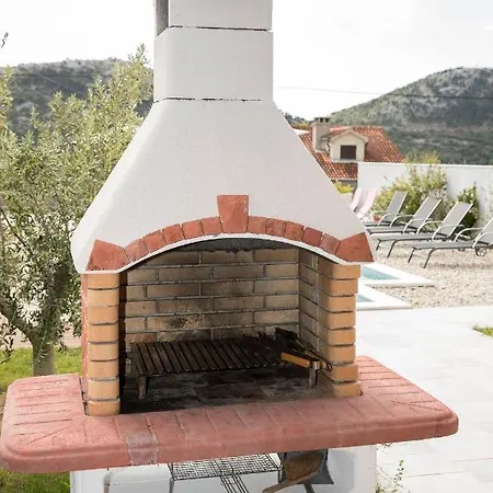 Lavanda Villa *